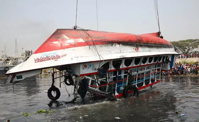 Boat Accident Padma River In Bangladesh - Sakshi