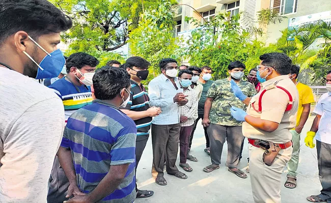 Eight Covid victims died at Hindupuram Government Covid Hospital - Sakshi