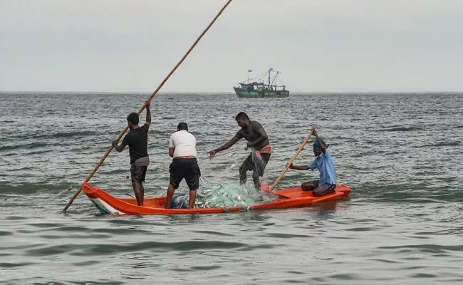 Indian Fishermen Possession In Sri Lanka Due To Coronavirus - Sakshi