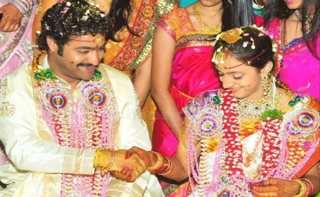 Jr Ntr, Lakshmi Pranathi Wedding Anniversary, Fans WIshes - Sakshi