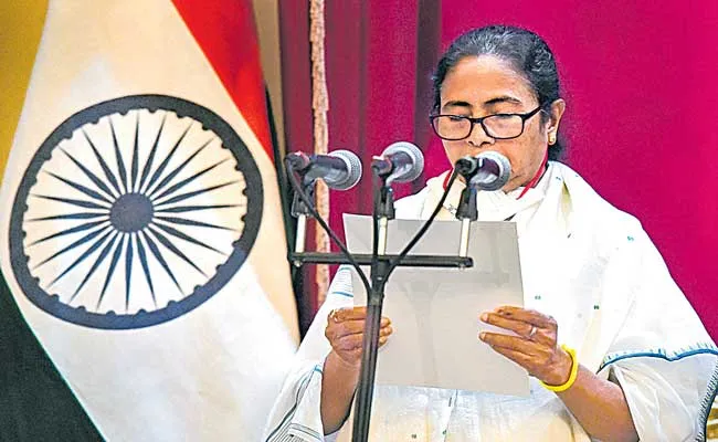 Mamata Banerjee takes oath as West Bengal CM for third time - Sakshi