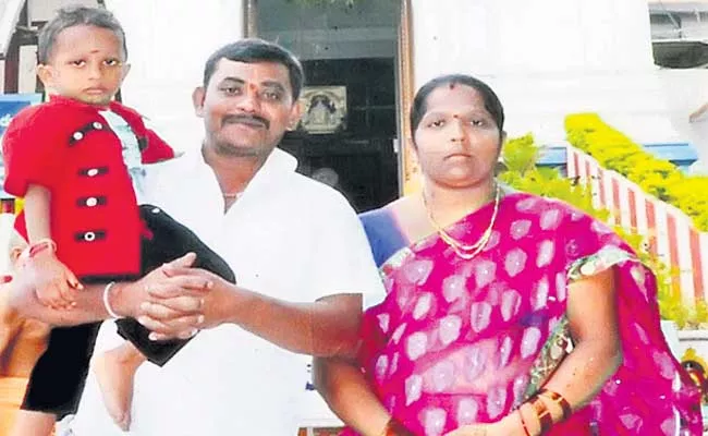 Husband Assassinated Wife In Nellore District - Sakshi