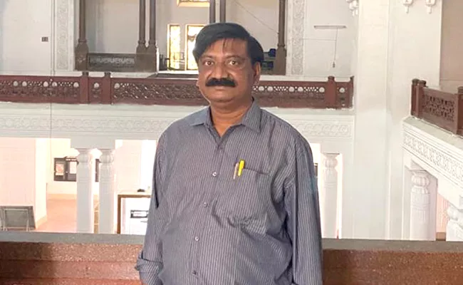 OU Journalism Professor Balaswamy Died Of Covid 19 At Hyderabad - Sakshi