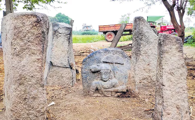  Early historic period Warriors Rocks found in siddipet - Sakshi