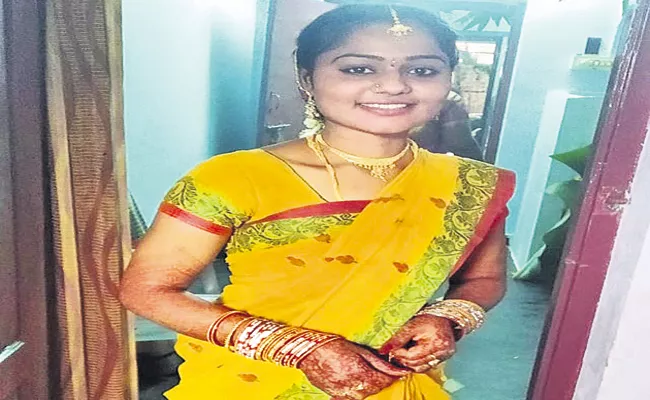 A sadistic villain in Badwell kills his own wife - Sakshi