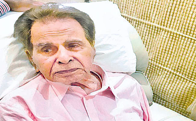 Dilip Kumar undergoes pleural aspiration procedure - Sakshi