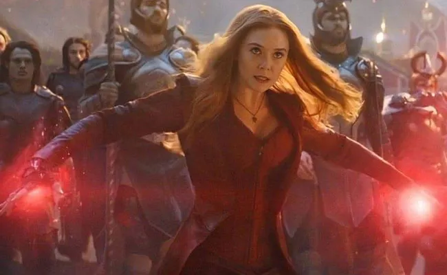 Avengers Elizabeth Olsen Married Secretly Her Boyfriend - Sakshi