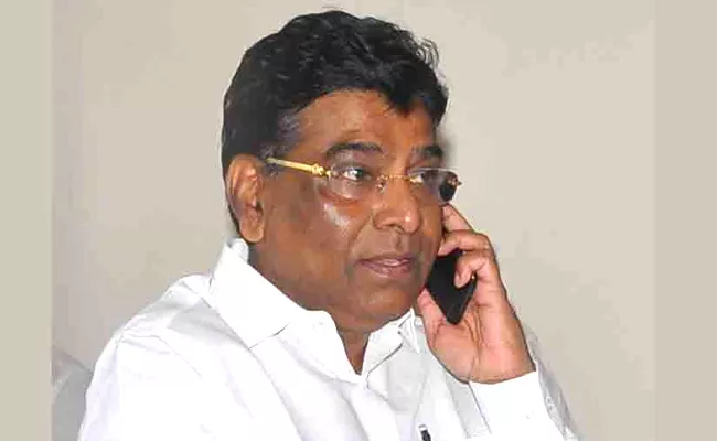 ED Raids On TRS MP Nama Nageshwar Rao House In Bank Fraud Case - Sakshi