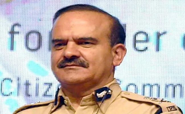 Those Who Live In Glass Houses: Supreme Court To Ex-Mumbai Top Cop - Sakshi