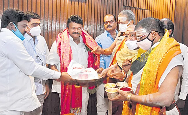 Secunderabad Ujjaini Mahankali Bonalu Jathara starts On 25 And 26 July 2021 - Sakshi