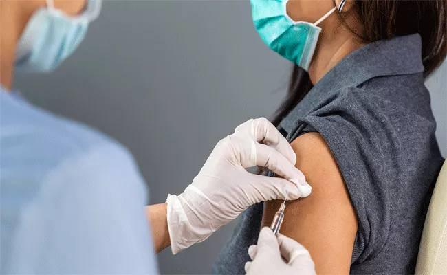 Study Says Single Dose of COVID19 Vaccine Sufficient For Those Already Infected - Sakshi