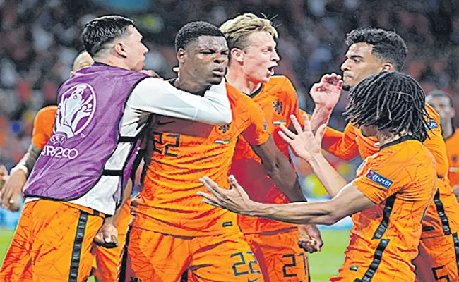 Netherlands make winning return in a major tournament by beating Ukraine - Sakshi