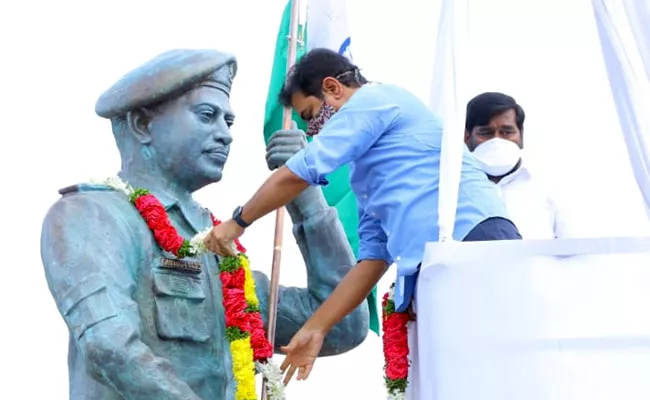 KTR Launched Bronze Statue Of Colonel Santosh Babu In Suryapet - Sakshi