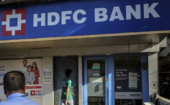 HDFC Bank app down, customers urged to use net banking - Sakshi