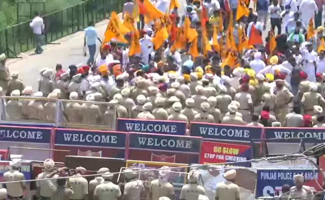 Punjab: Sukhbir Singh Badal Detained During Protest Outside CM Residence - Sakshi