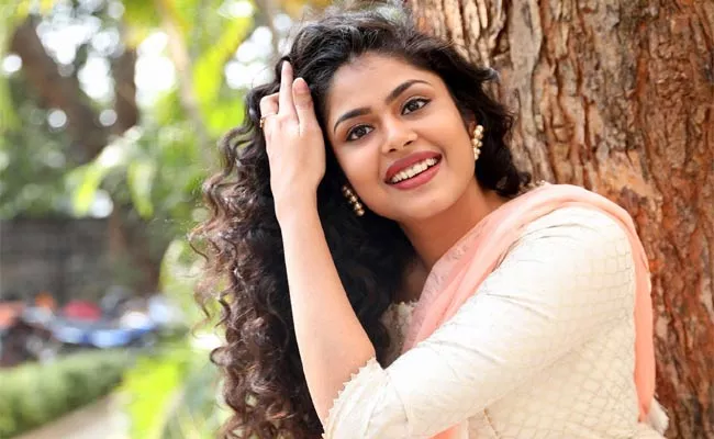 Jathi Ratnalu Actress Faria Abdullah In Talks For Crazy Sequel Project - Sakshi