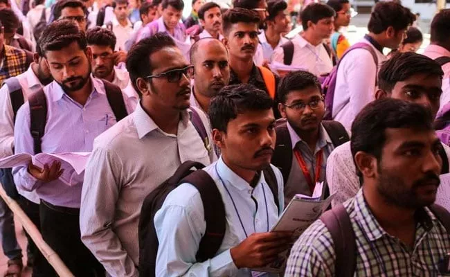 45 lakh salaried jobs lost since Jan, but employers not in hurry to rehire - Sakshi