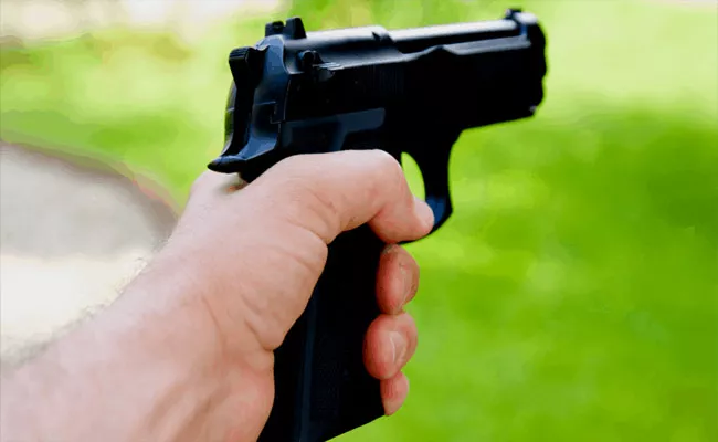 Gun MisFires Eliminate Man In Karnataka - Sakshi