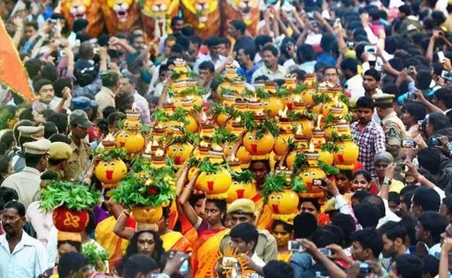 Ujjaini Mahankali Bonalu Jathara Starts 25 And 26 July 2021 - Sakshi