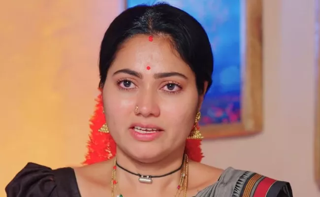 Devatha Serial : Adithya And Satya Land In A Tight Spot When Rukmini Questions - Sakshi