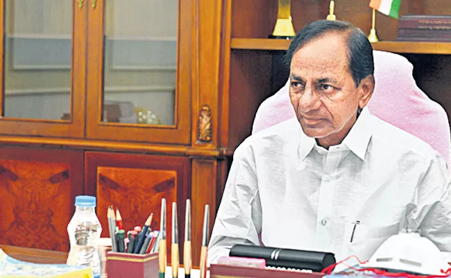 Covid Decreased Due To Lockdown Says Telangana CM KCR - Sakshi