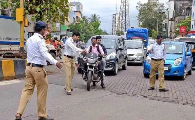 Police Impose Fine on Who Violate Lock down Rules In Rajanna Siricilla - Sakshi