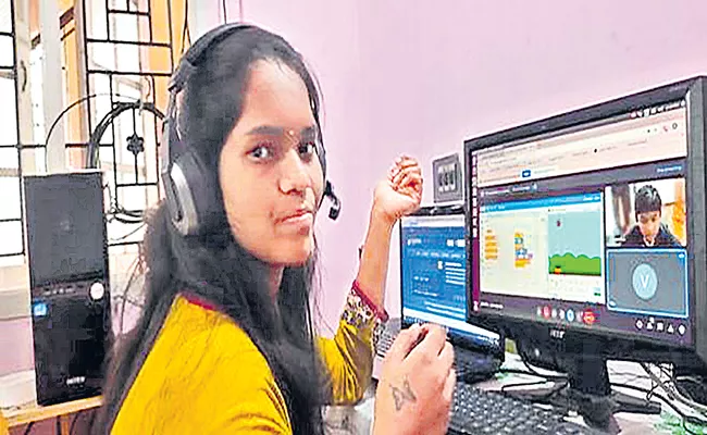 Tiruchi Girl is telling lessons to the world - Sakshi