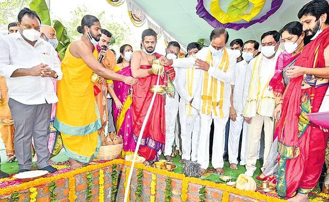 CM KCR Lays Foundation Stone For Multi Speciality Hospital In Warangal - Sakshi