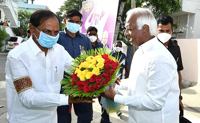 CM KCR Visited Kadiyam Srihari House For Lunch - Sakshi