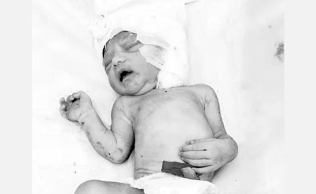 Infant Baby Found In Chittinagar At Vijayawada - Sakshi