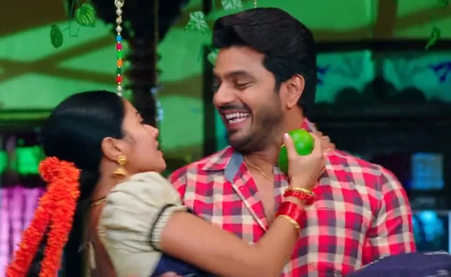 Devatha Serial : Adithya Feels Thrilled When He Learns About Rukminis Pregnancy - Sakshi