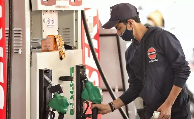 Petrol, Diesel Price Today in Hyderabad, Delhi, Mumbai on 22 June 2021 - Sakshi