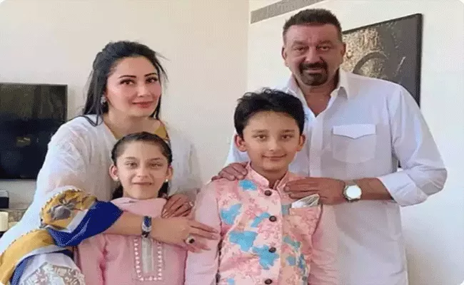 Sanjay Dutt Returns To Dubai After A Short Stay In Mumbai - Sakshi