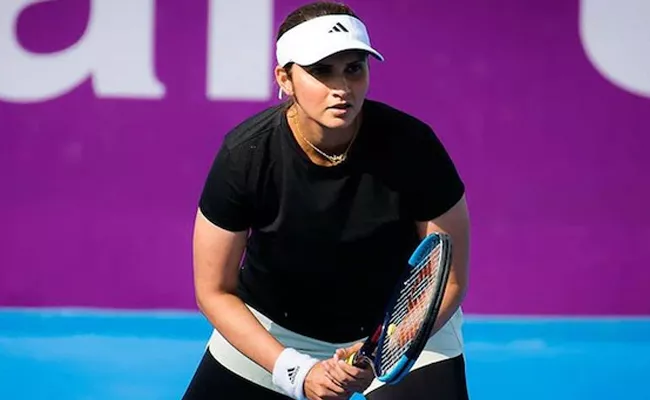 Sania Mirza Bethanie Sands Crash Out In 1st Round - Sakshi