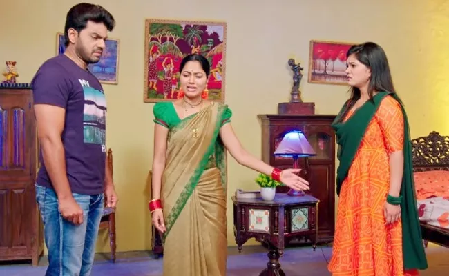 Devatha Serial : Adithya Disagrees With Rukminis Decision - Sakshi