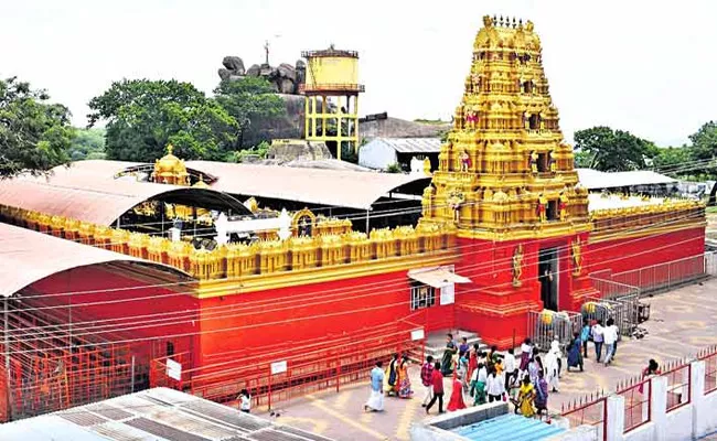 Devotees Faced Problems At Kondagattu Temple In Jagtial - Sakshi