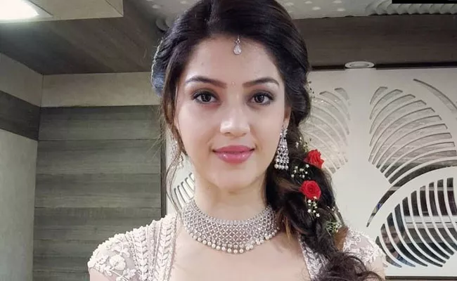 Mehreen Pirzada Busts Rumor On Balakrishna And Shared Tweet - Sakshi