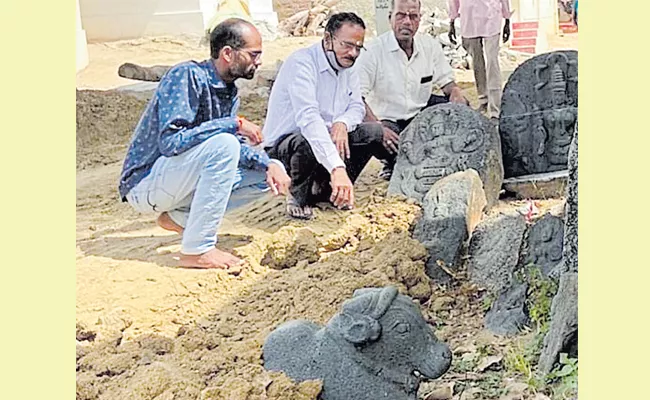 Thousand Years History Sculpture Found At Mahabubnagar - Sakshi