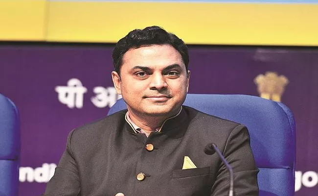 Cea Krishnamurthy Subramanian Says Disinvestment Target On Track Of Public Sector - Sakshi