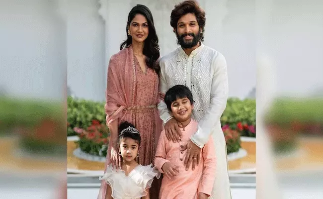 Allu Arjun Gazes At The Sky With Kids Ayaan And Arha Adorable Video - Sakshi