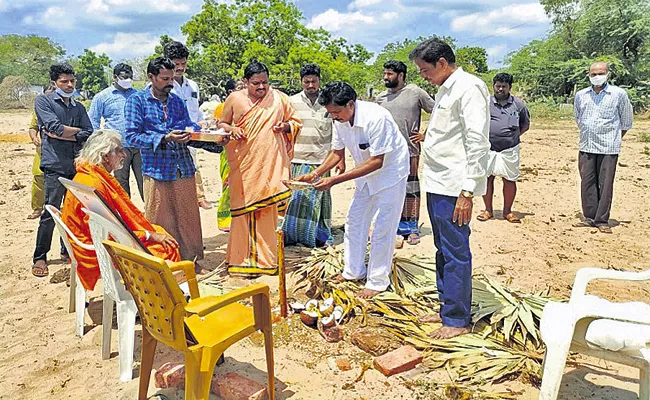 Anandaiah medicine manufacturing at Krishnapatnam port - Sakshi