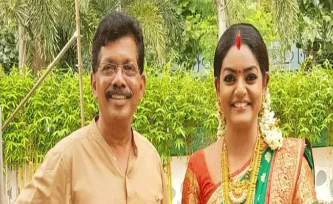 Karthika Deepam Fame Premi Viswanath Shares Pic With Director Kapuganti Rajendra - Sakshi