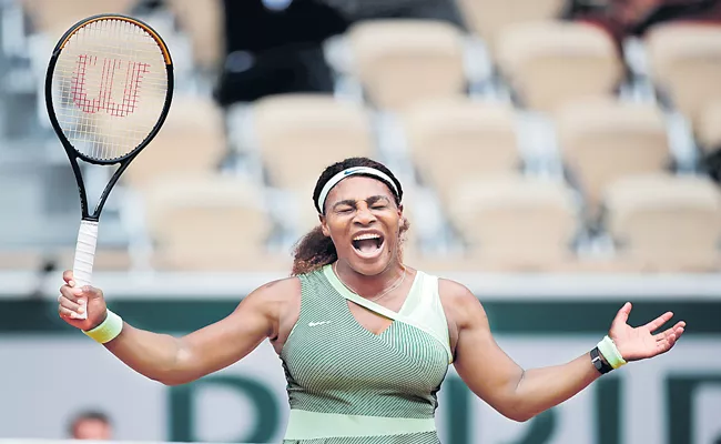 Serena Williams goes 3 sets to reach third round of French Open - Sakshi