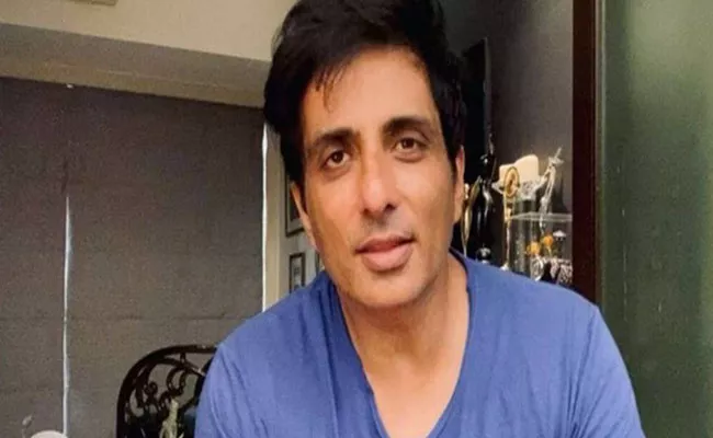  An Artist interesting art video on Real Hero Sonu sood - Sakshi