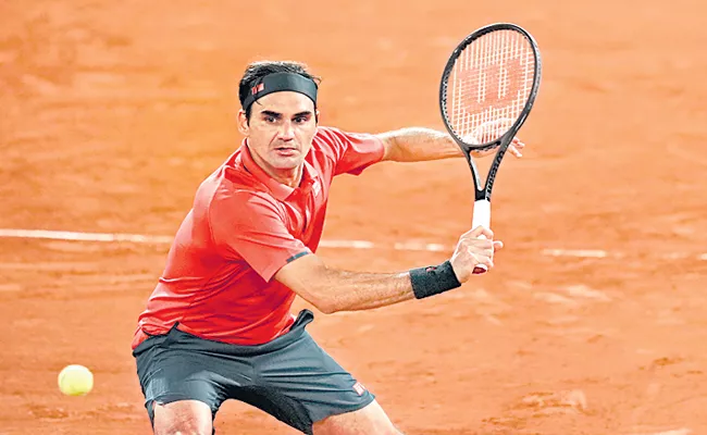 Roger Federer announces withdrawal from tournament in bid to protect fitness - Sakshi