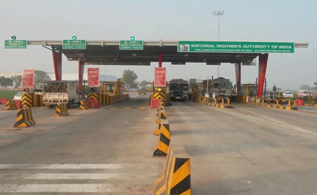 Scam Alert​: Asked To Pay Cash For Toll Despite Having Fastag On My Car - Sakshi