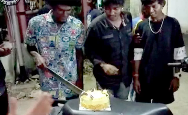 Chennai: Six Youths Arrested Birthday Cake Cut With Machete - Sakshi