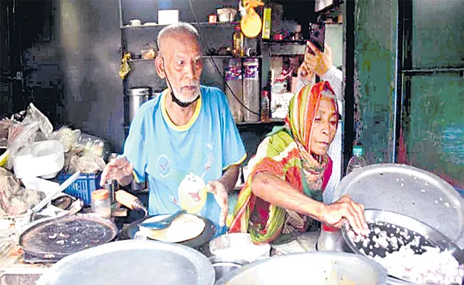 Baba Ka Dhaba Is Back To Delhi After Saved 20 Lakhs For Future - Sakshi