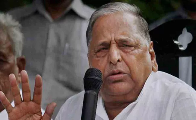 SP Mulayam Singh Yadav Admitted In Medanta Hospital Gurugram - Sakshi