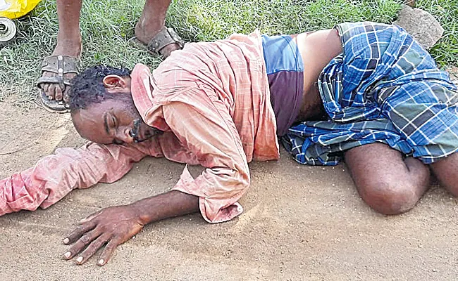 Farmer Suicide Due To Demand For Bribe In Telangana  - Sakshi